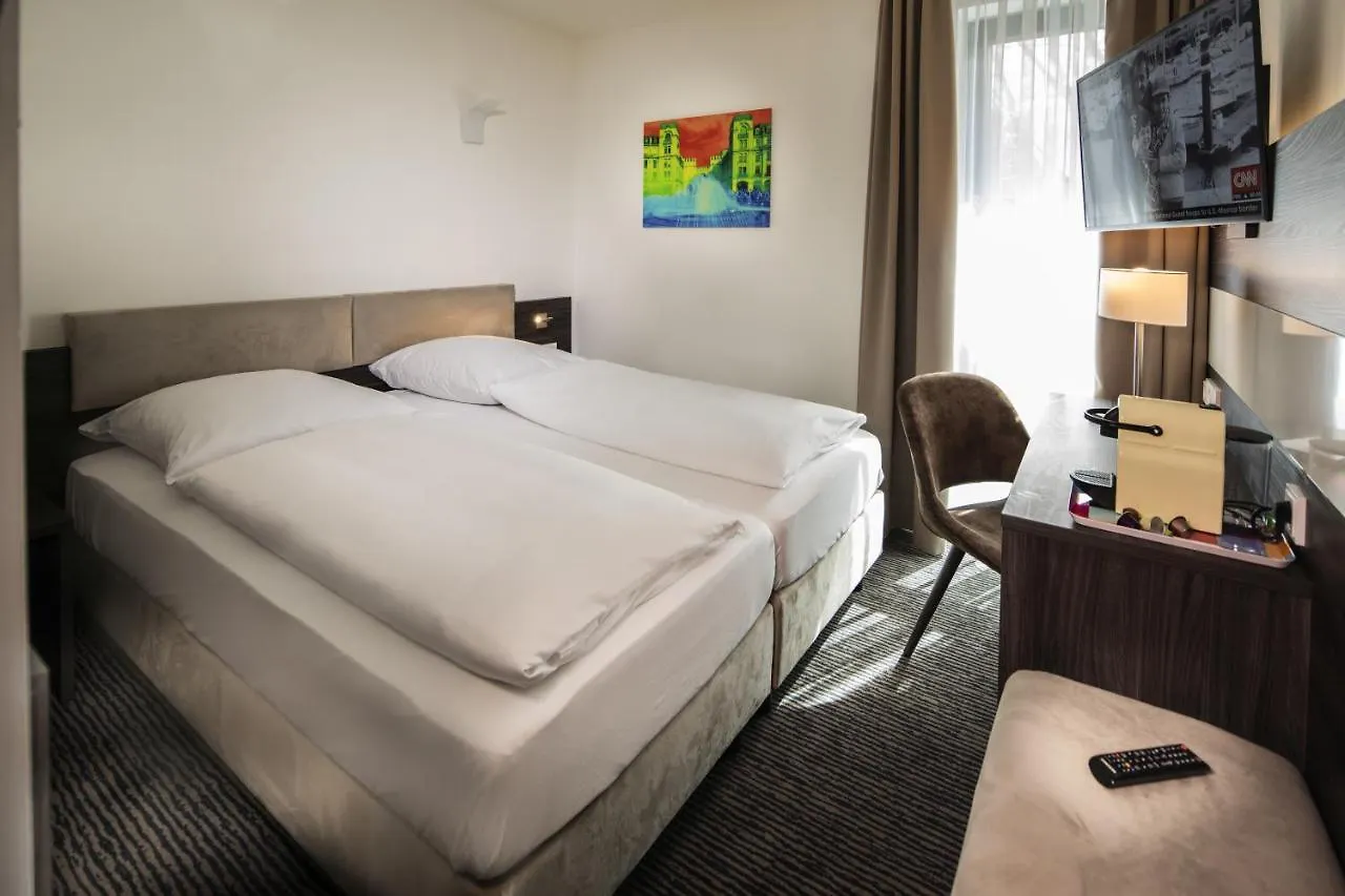 **  Hotel Suedstern Monaco di Baviera Germania
